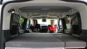 DAILYCAMPER VAN auf Opel Zafira Basis – kompakter Campervan in Kaolin-Weiß, 4,98 m Länge, 1,90 m Höhe, 180 PS Diesel, Automatik, Pkw-Zulassung