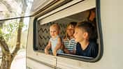 Kinderglück, Campervan, Camping, Caravan-Fenster