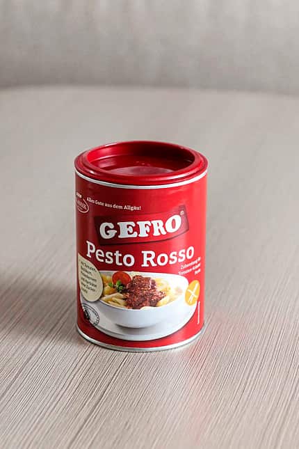Fertige Soßen im Campingfahrzeug Gefro Pesto Rosso/Funghi
