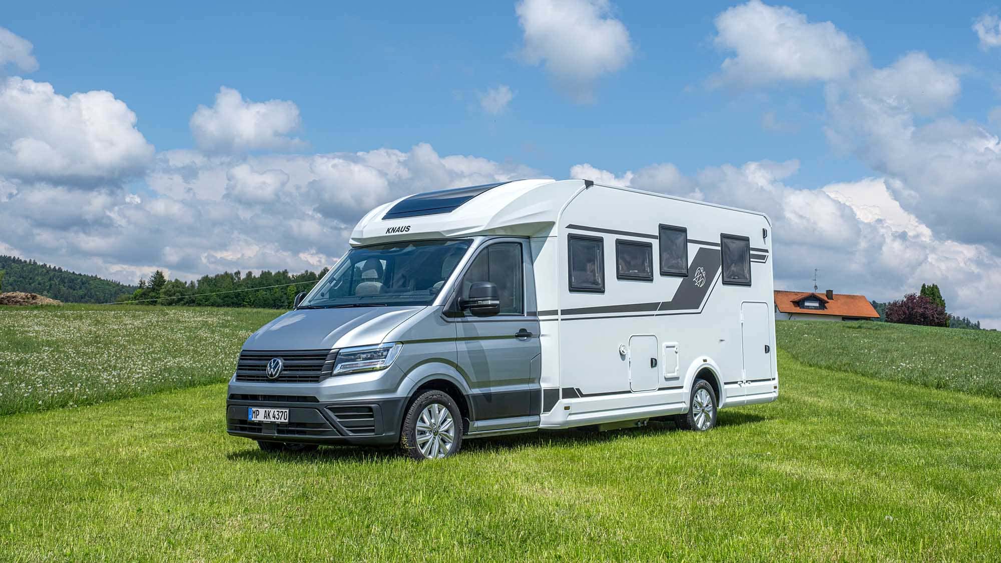 Knaus Sky TI 700 DEG, Teilintegrierter, außen Knaus Sky TI 700 DEG, Teilintegrierter, außen